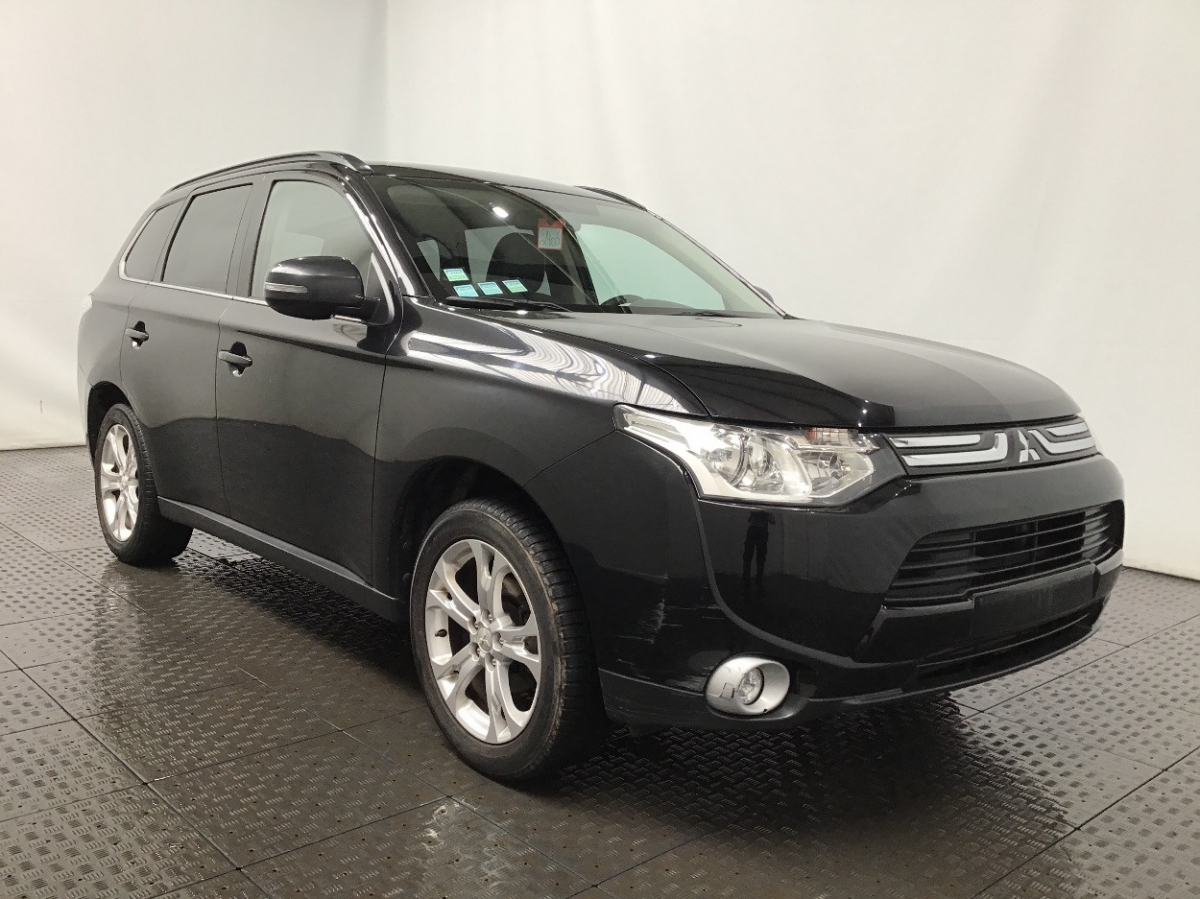 Mitsubishi outlander intense